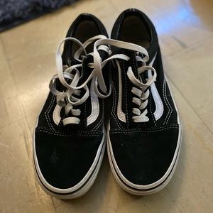 Black skater vans